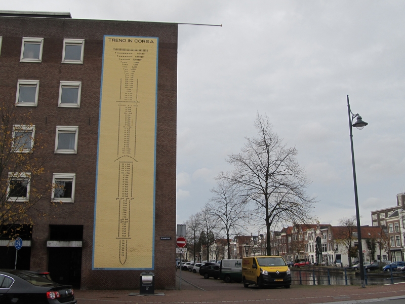 Figure 1 : Fondation Tegen-Beeld, « Treno in Corsa », poème de Cesare Simonetti, peint en 2005 à Leyde.