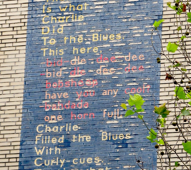 Figure 3 : Fondation Tegen-Beeld, « Charles Parker (1920-1955) », détail. Poème de William Waring Cuney, peint en 2005 à Leyde.