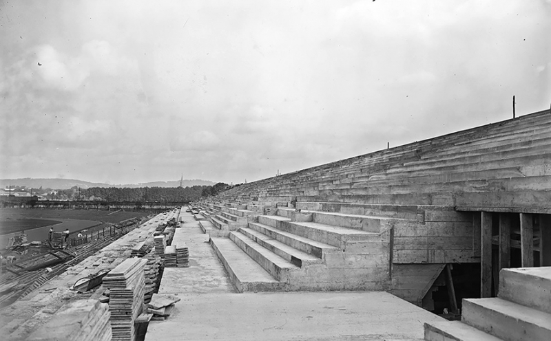 Figure n°1. Construction des tribunes du stade de Colombes, 23 août 1923.