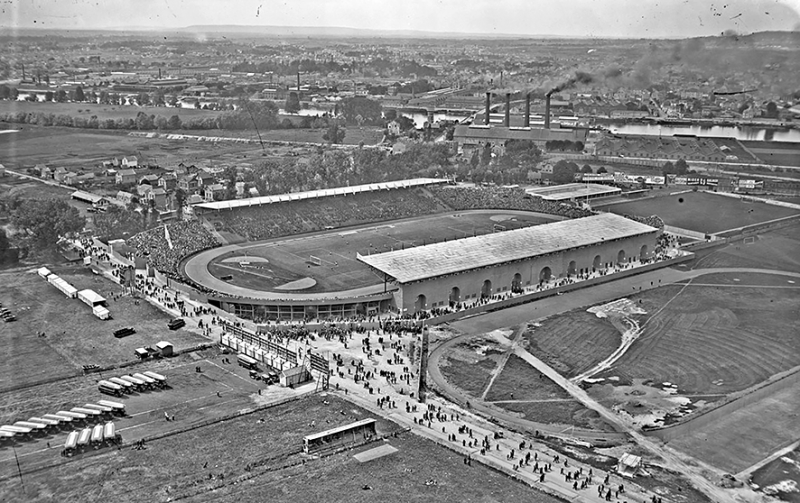 Figure n° 3. Vue aérienne du stade de Colombes avant la finale du tournoi olympique de football, 9 juin 1924.