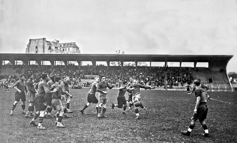 Figure n° 5. Les tribunes du stade Jean-Bouin pendant le match stade français-Carcassonne, 29 octobre 1933.