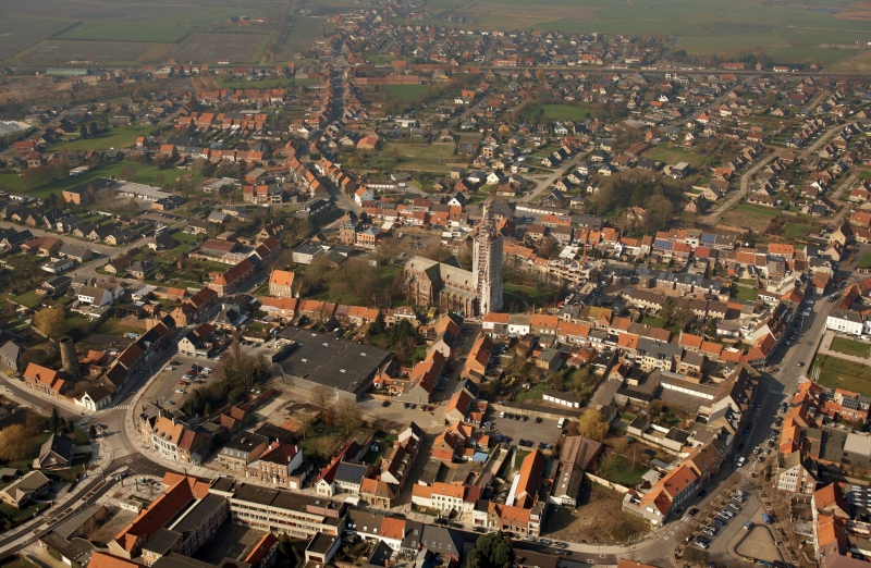 Figure 5: The city centre of Oudenburg. The square street pattern outlines the Roman fort with its central axes.