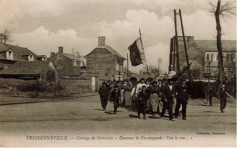 Fig. 2 : Grèves de Fressenneville, 1906. « Cortège de grévistes – “Dansons la Carmagnole ! Vive le son…” »